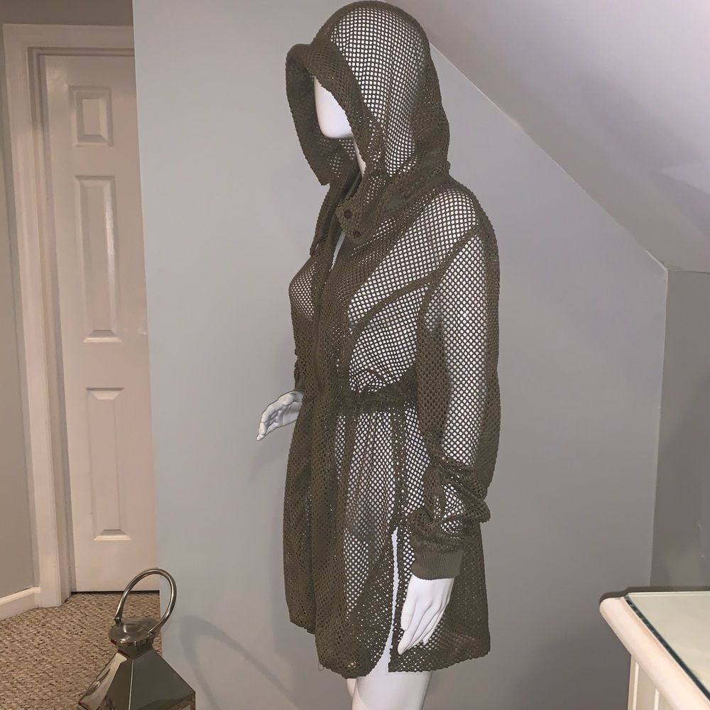 Mesh/Netted Material Green Jacket! - image 4